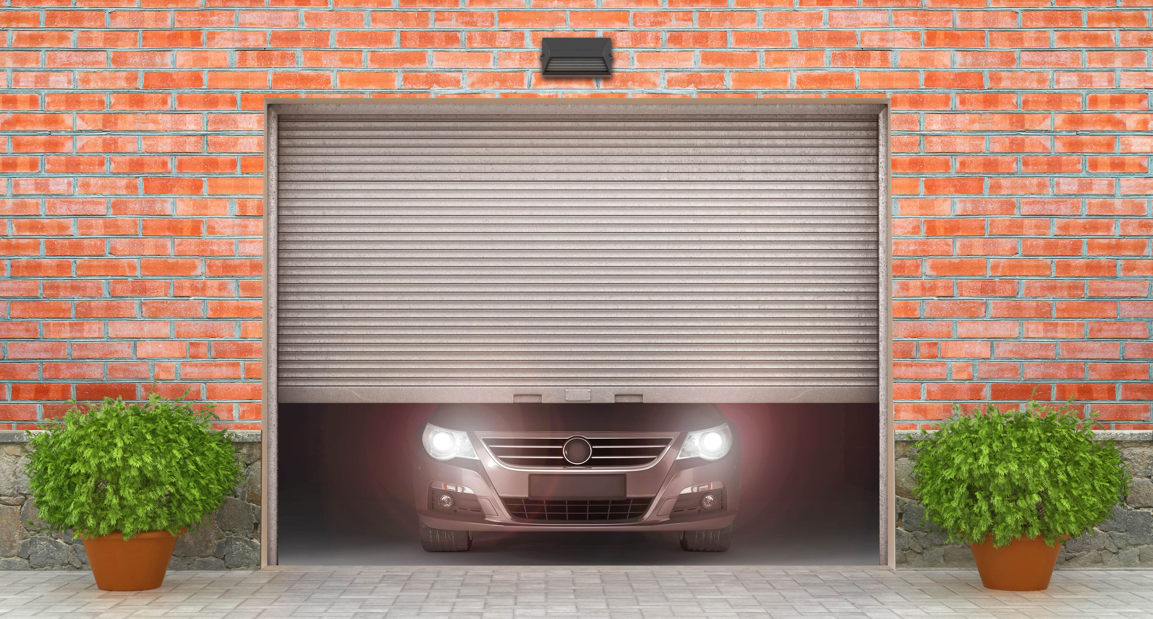 Гаражи машино. Ворота секционные DOORHAN rsd02. Роллетные ворота для гаража. Автоматические ворота для гаража. Рулонные ворота для гаража.